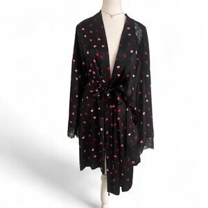 Victoria's Secret Lace Inset Robe multi tossed hearts print New With Tag Size XL